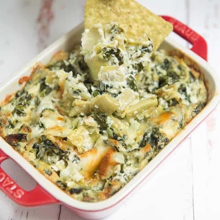 Who's ready to party? Not me actually 😂... but hopefully soon, and when I am, I'm bringing this Easy Spinach Artichoke Dip. ⁣
⁣
Truly addicting and so easy to make. Literally, just throw everything into a bowl and mix. In the oven for 10-15 and voilà!⁣
⁣
Link in Bio